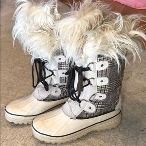 Khombu Leather and Faux Fur Winter Boots Size 7
